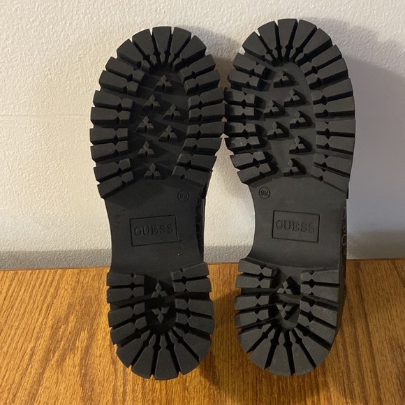 Guess Hillford Black PU Leather Gold Chain Platform Loafers - Picture 7 of 7